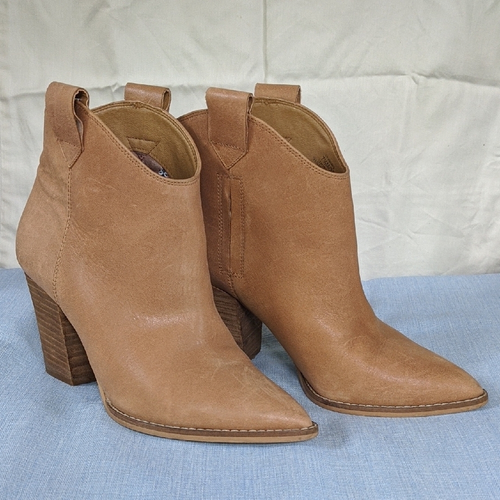 Lucky Brand Tan Ankle Booties with Western Flair